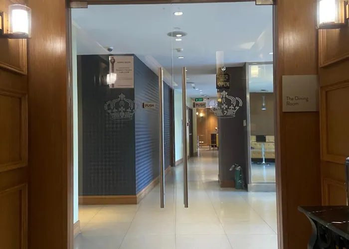Opulent Knightsbridge Residences 5*